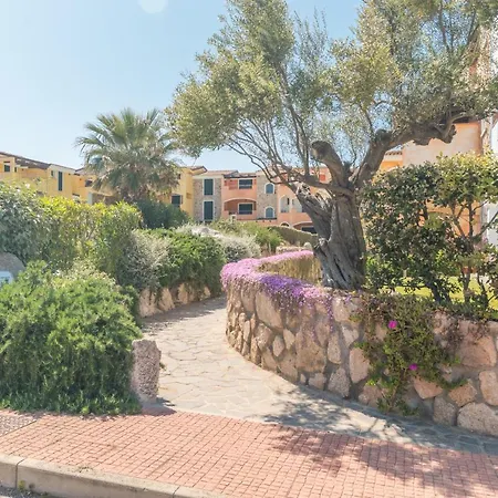 Borgo Dei Mirti 15 Apartment