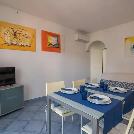 Apartment Borgo Dei Mirti 15