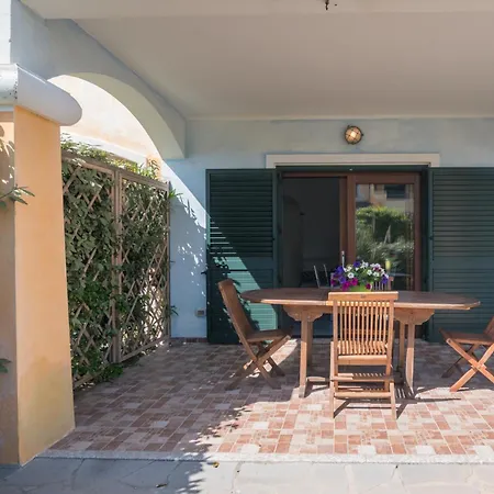 Borgo Dei Mirti 15 Apartment